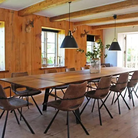 Ferienhaus X *